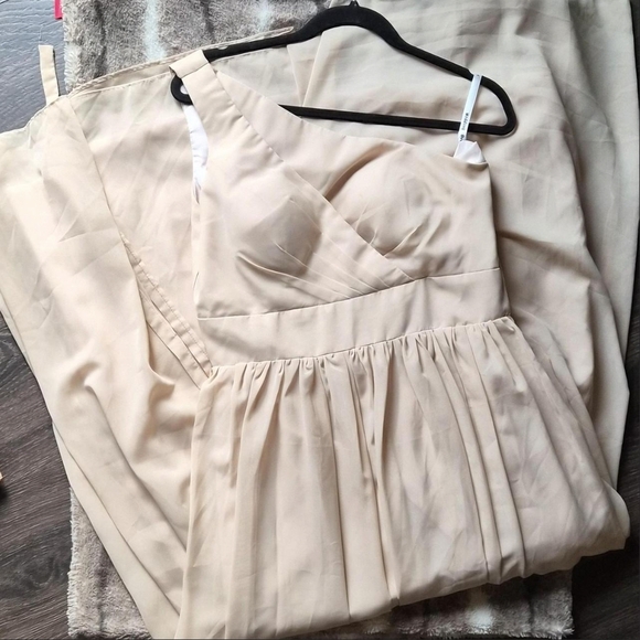 Dresses & Skirts - Elegant One-Shoulder Cream Dress